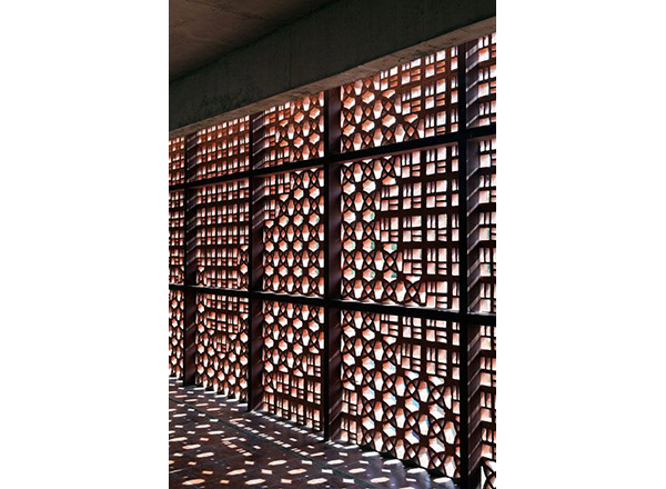 Façade screen detail. DPS kindergarten, Bangalore, Khosla Associates - Photo Shamanth Patil jr