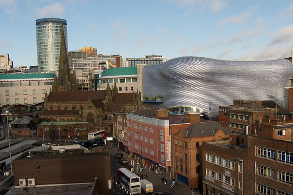Showing the Selfridge’s Building distinct Blob Architecture and how it contrasts
with the surrounding architecture of St Martins Church. Photo by Urban 75