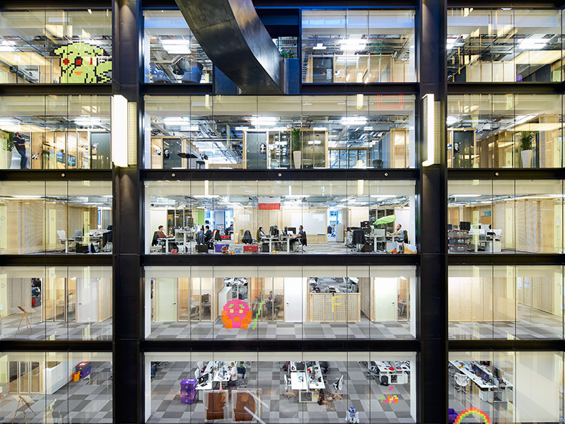 One of the atrium “walls” Google offices, 6 Pancras Square, London, UK Photography by Tim Soar One of the atrium “walls” Google offices, 6 Pancras Square, London, UK Photography by Tim Soar