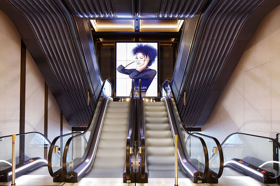 Returning a celebrated Knightsbridge Store’s escalator hall to its former glory using Almond Gold and Nickel PVD coloured stainless steel