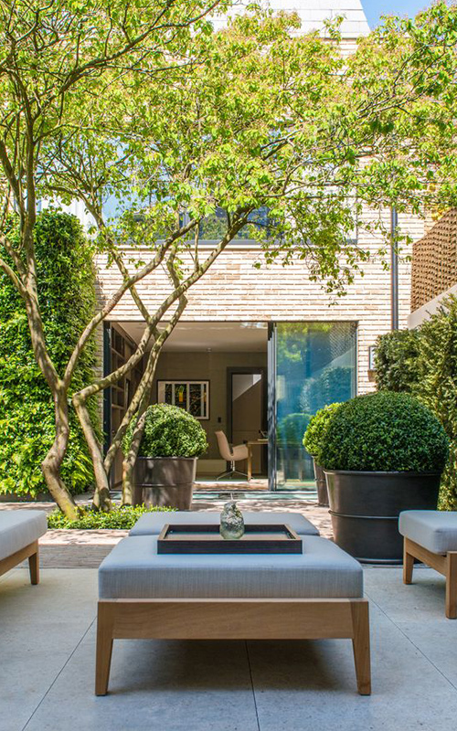 Rear courtyard garden, Bedford Gardens, London. - Architects: Nash Baker - Interior Designers: DeSalles Flint - Architectural metalwork & specialist metal finishes: Double Stone Steel Europe Ltd