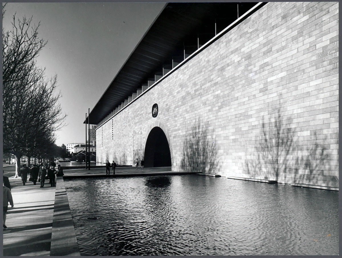 Entrance and front façade of the National Gallery of Victoria by Sir Roy Grounds 1968 / photograph by Wolfgang Sievers / Pictures Collection, State Library Victoria H2000.195/86