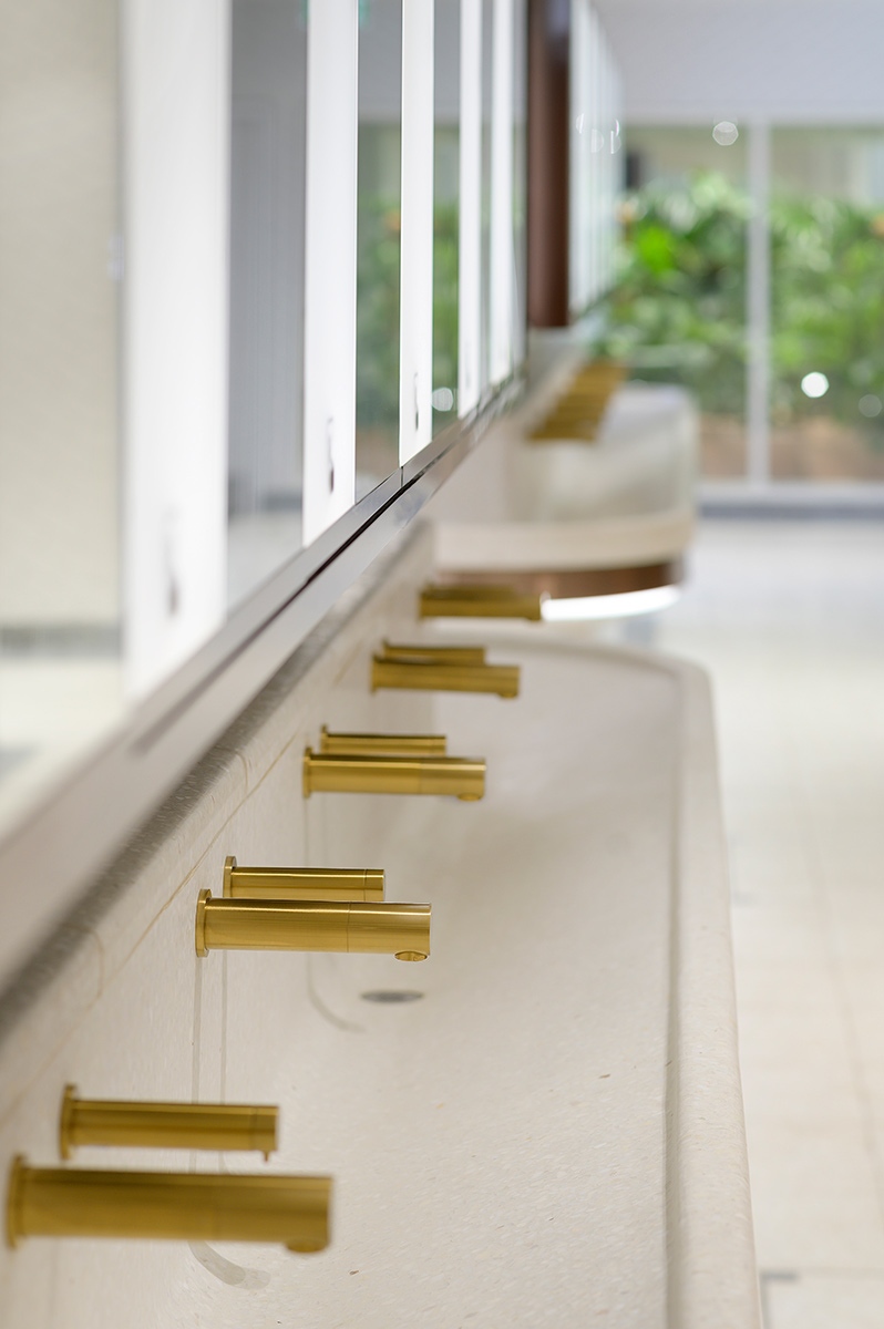 Communal basin with curved perimeter and taps in PVD coloured stainless steel Bronze No 4 Brushed finish. Project: WCs upgrade, Victoria Station, London Client: Network Rail Architects: Landolt + Brown Fitout: Maxwood Washrooms PVD coloured stainless steel by Double Stone Steel Architectural metalwork by Double Stone Steel Europe Ltd Communal basin with curved perimeter and taps in PVD coloured stainless steel Bronze No 4 Brushed finish. Project: WCs upgrade, Victoria Station, London Client: Network Rail Architects: Landolt + Brown Fitout: Maxwood Washrooms PVD coloured stainless steel by Double Stone Steel Architectural metalwork by Double Stone Steel Europe Ltd