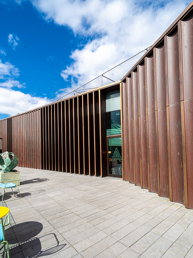 Roof extension in pre-oxidised copper and PVD coloured stainless steel in Copper. - Extension to Aberdeen Art Gallery, Schoolhill, Aberdeen, AB10 1FQ. - Architects: Hoskins Architects - Copper PVD cappings fabricated by Double Stone Steel Europe Ltd. Roof extension in pre-oxidised copper and PVD coloured stainless steel in Copper. - Extension to Aberdeen Art Gallery, Schoolhill, Aberdeen, AB10 1FQ. - Architects: Hoskins Architects - Copper PVD cappings fabricated by Double Stone Steel Europe Ltd.